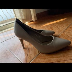 Pointed Pump heels